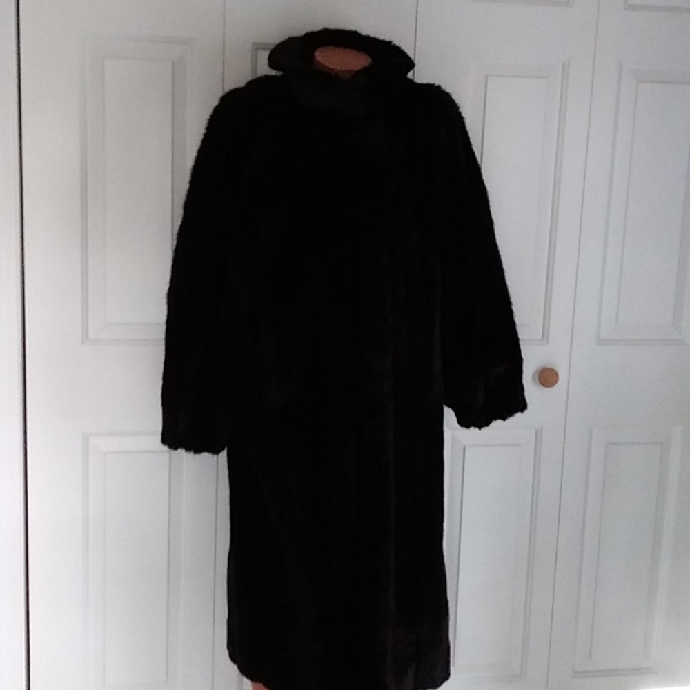 Fabulous vintage faux fur full length coat dk brn